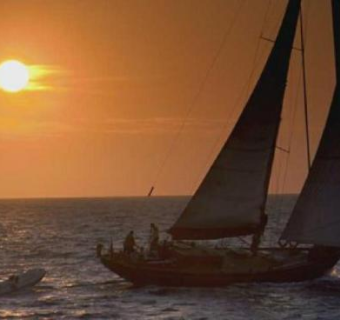 海边别墅和游艇SU模型下载_sketchup草图大师SKP模型