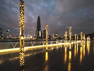 现代景观灯柱